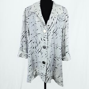 JM COLLECTION White Abstract print Chunky button down Blouse size XL